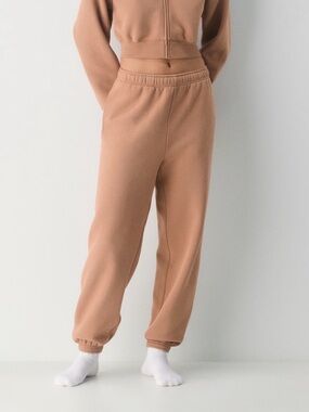 Aritzia
Cozy Sweatfleece Mega Jogger